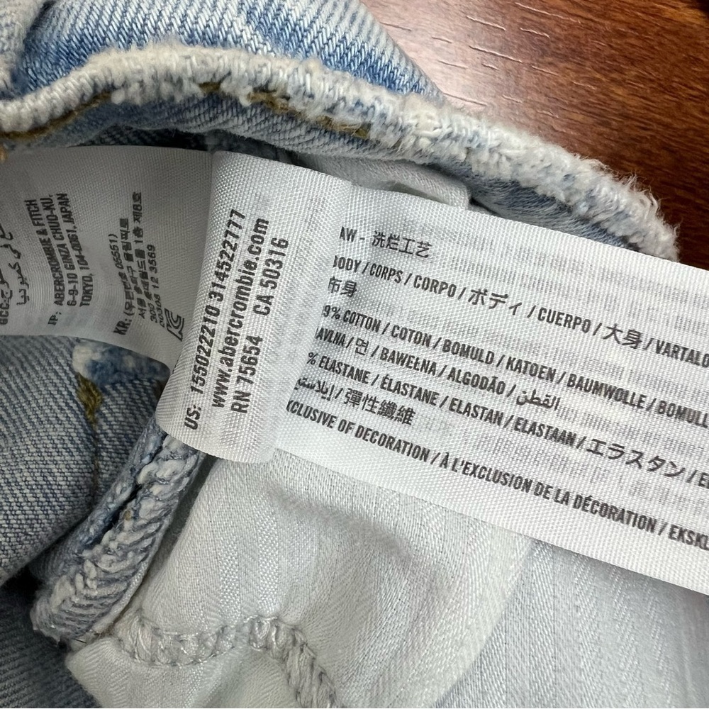 Abercrombie & Fitch 90s straight Ultra High Rise Jeans Light Wash 27 / 4 - Picture 6 of 6